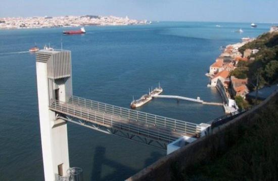 Anthony'S Place Almada Exterior foto